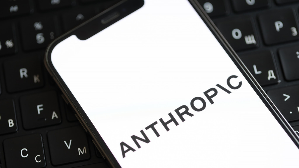CEO da Anthropic pede freio na IA e alerta que tecnologia pode dominar a internet