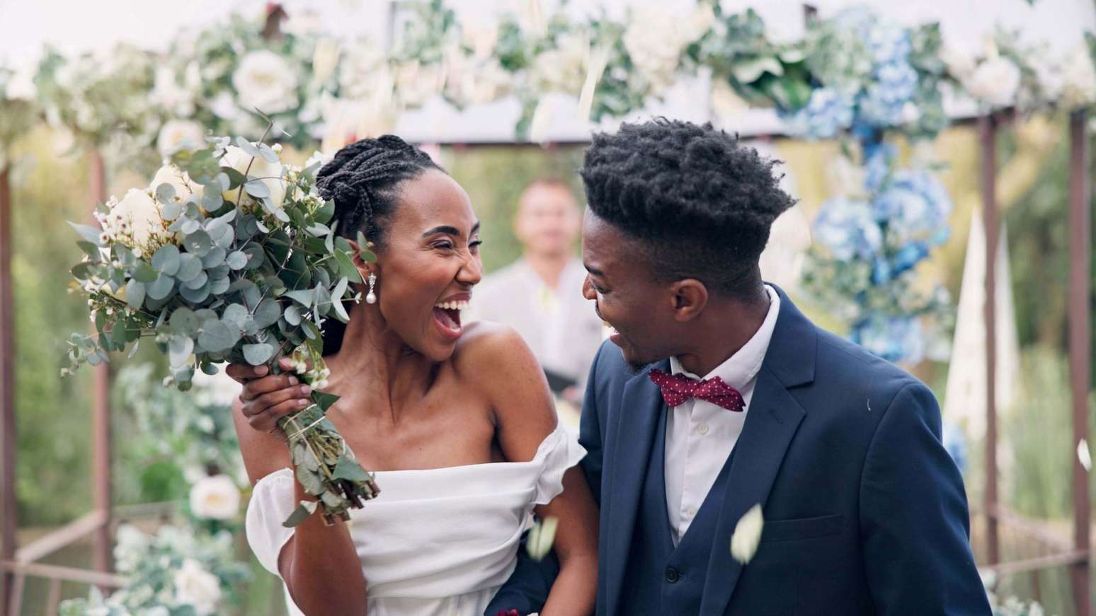Micro weddings est&atilde;o ganhando espa&ccedil;o entre os casais; entenda como funciona o casamento intimista e suas vantagens
