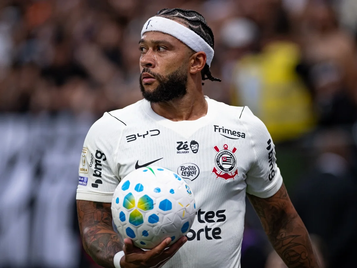 Veja reação da torcida do Corinthians após pênalti perdido por Depay