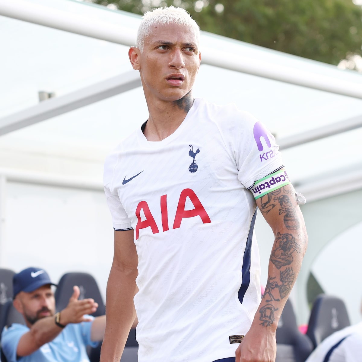 ‘Não vai mais jogar mesmo estando disponível’: técnico do Tottenham expõe racha com Richarlison