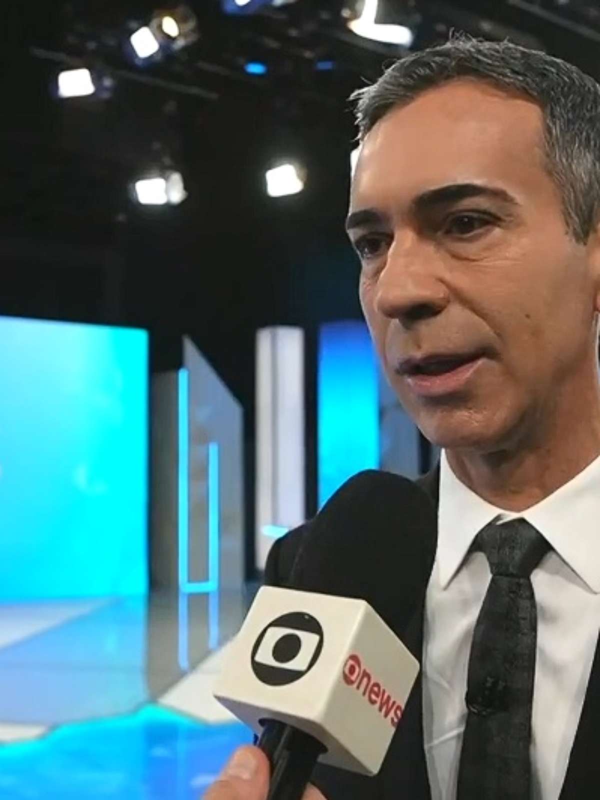 Tralli enfrenta prova de fogo em debate após críticas, politização de sua postura e queda de popularidade