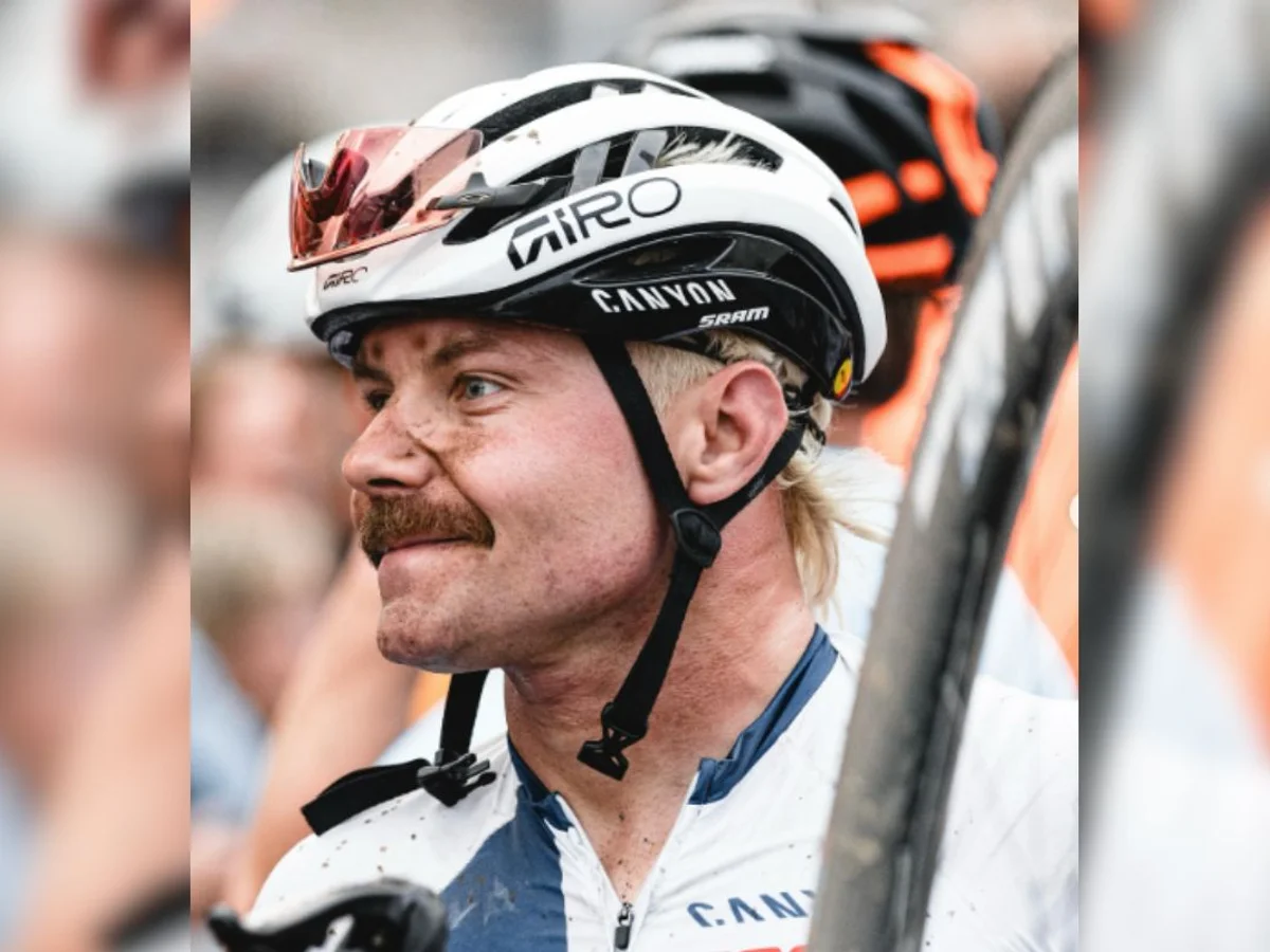 F1: Valtteri Bottas troca avião por bicicleta e pedala 350 km até Singapura