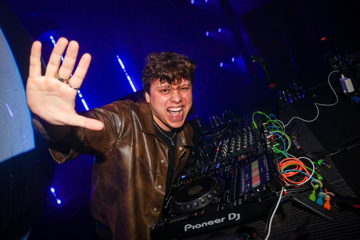 O Dj Deaz também se juntou à festa de Marita Estevão