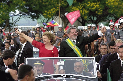 Lula consegue virada inédita, derrota Flávio Bolsonaro e está eleito presidente do Brasil pela 4ª vez