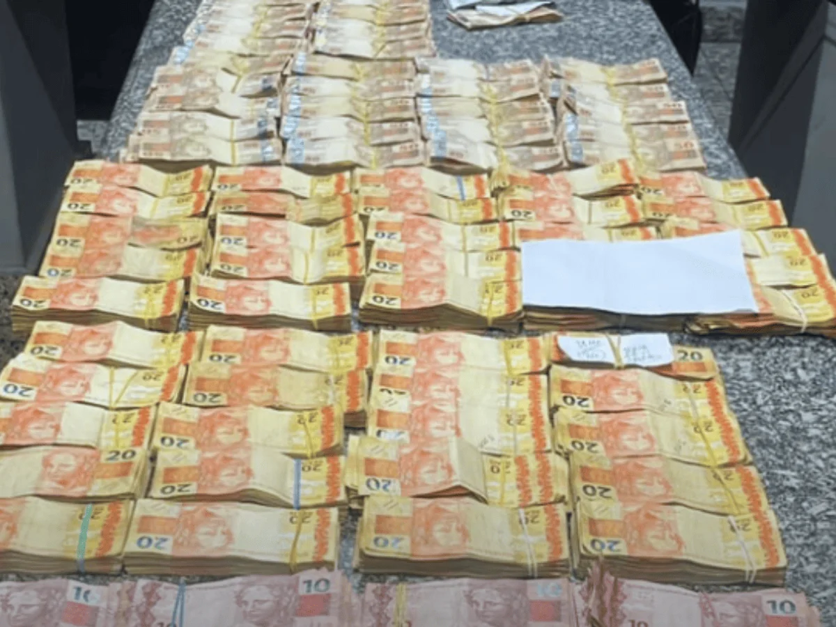 Homem tenta subornar PM e é preso com R$ 248 mil na zona norte de SP