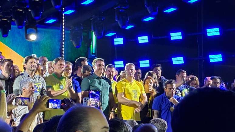 'Eu abro meu sigilo de telefone se o Marcola abrir o dele', diz Flávio Bolsonaro sobre desafio de Lula