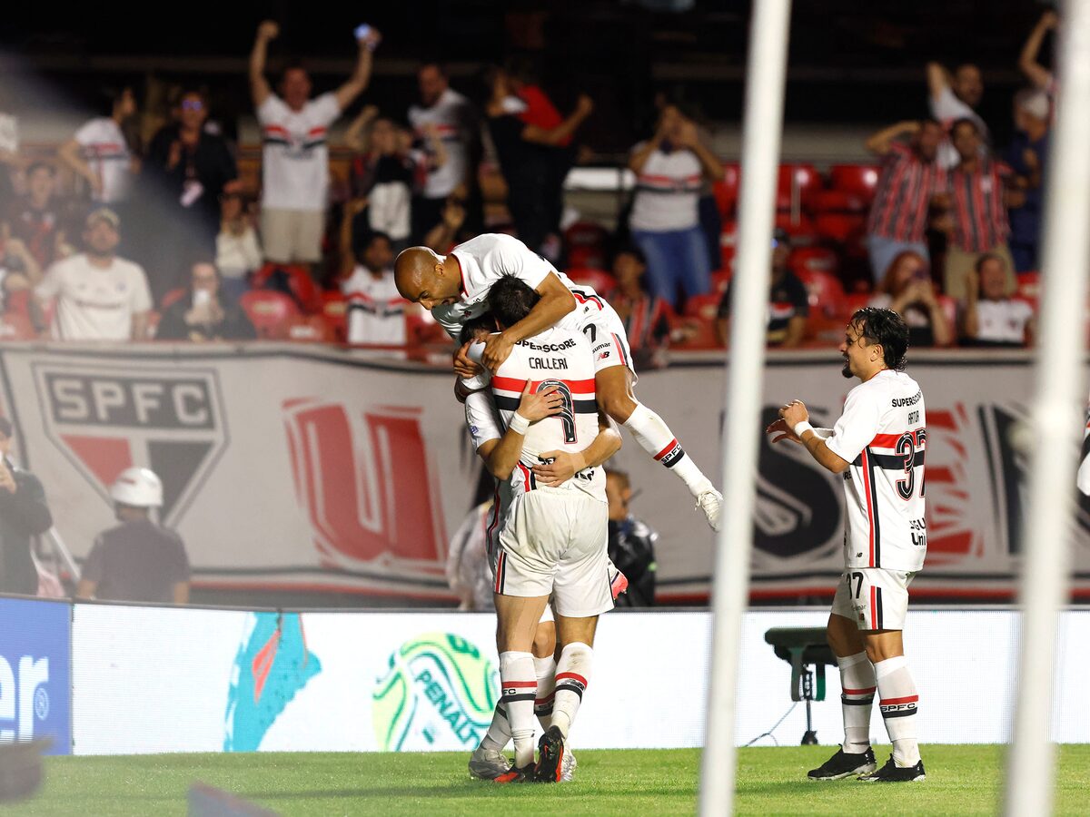 Lucas Moura volta, muda o jogo, e São Paulo conta com 2 de Calleri para bater o Vitória no MorumBis