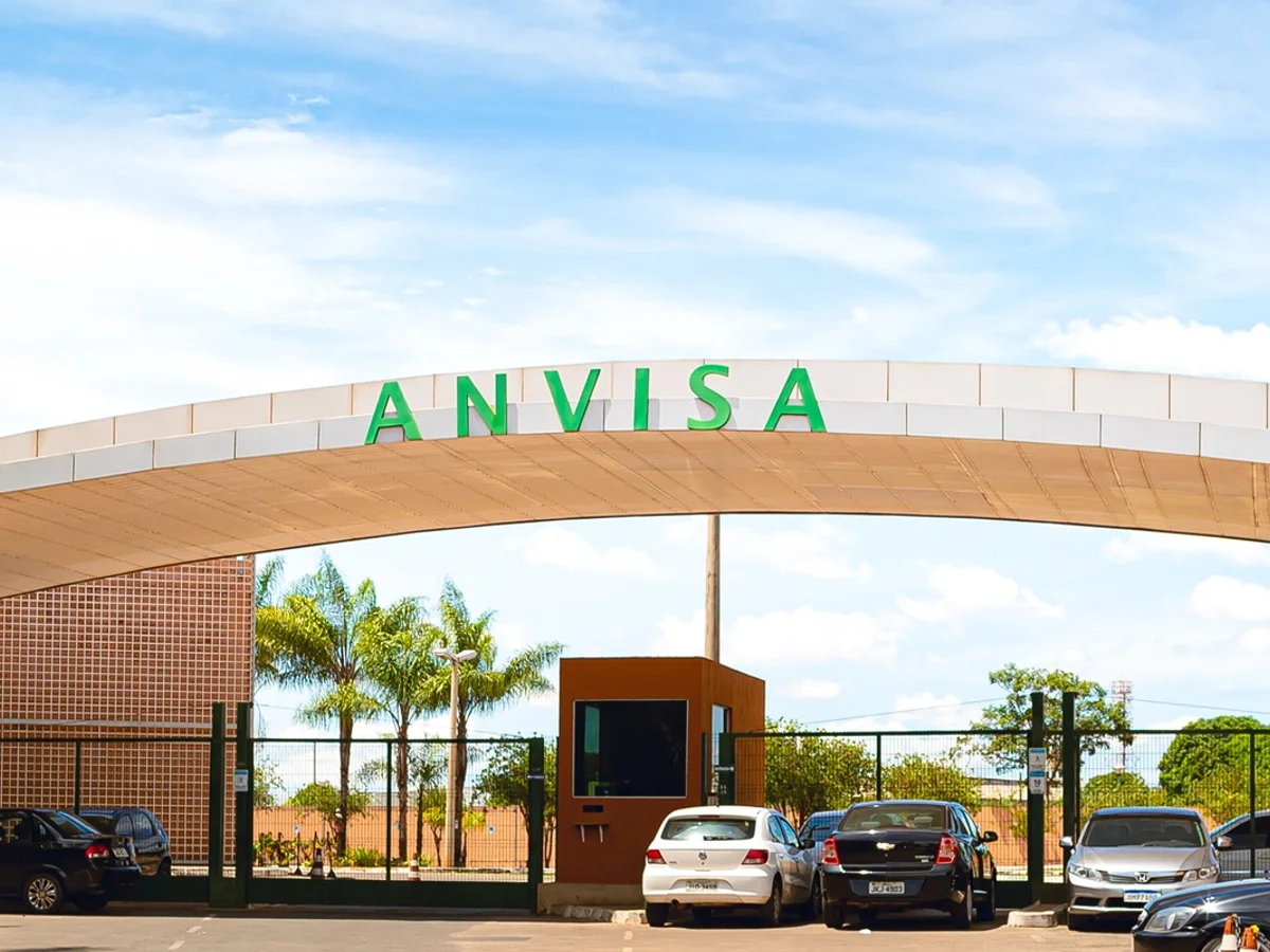 Anvisa proíbe produto para unhas que promete eliminar fungos e bactérias