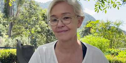 Filha &uacute;nica, a atriz Julia Lemmertz deu um belo destino aos restos mortais do pai e da m&atilde;e Foto: Reprodu&ccedil;&atilde;o