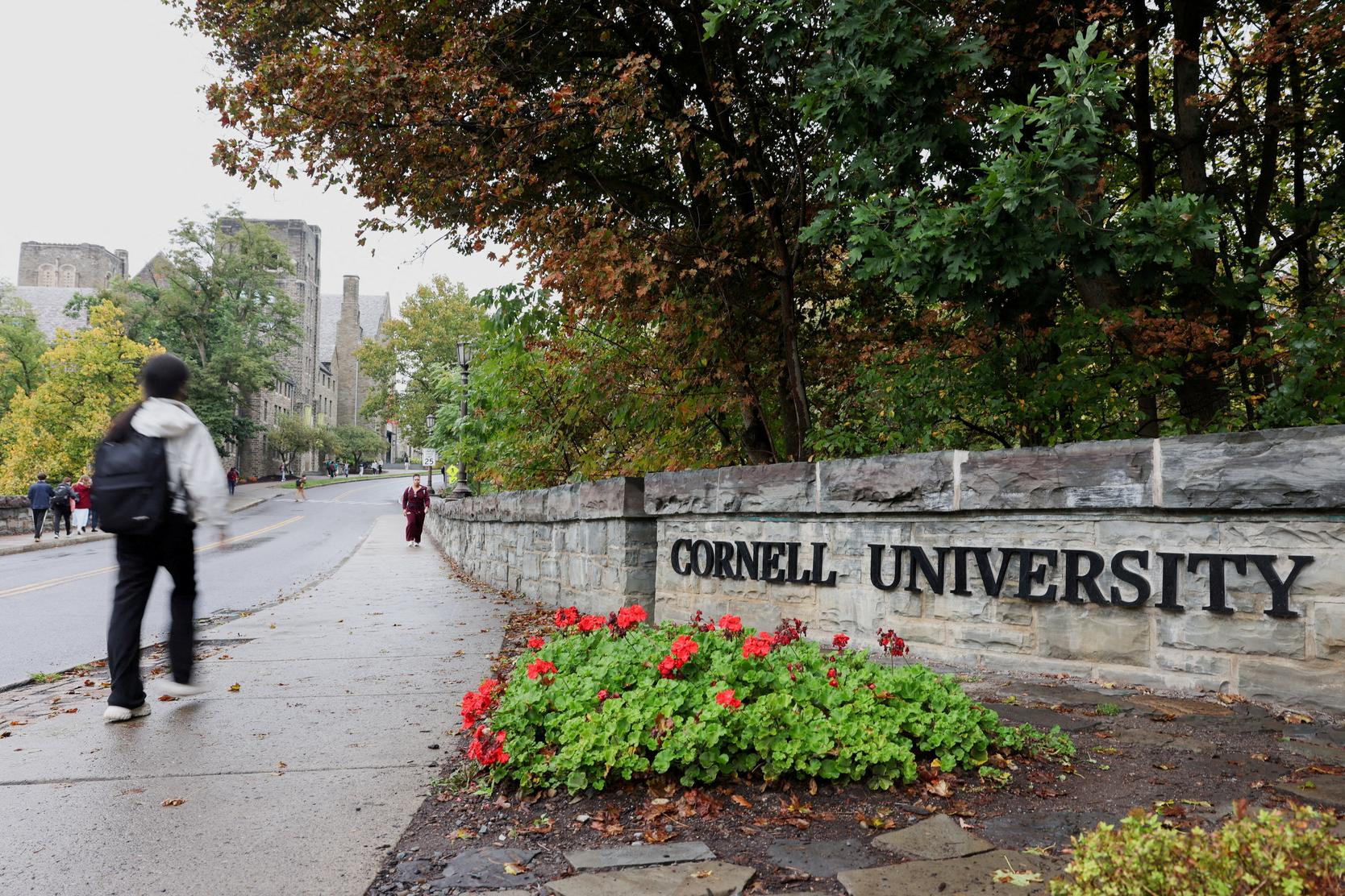 O presidente da Cornell chama a alegada estupro em grupo de 'profundamente perturbador' e promete maior transparência