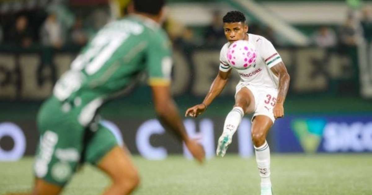 Fluminense perde para Chapecoense no Sul e segue fora do G4