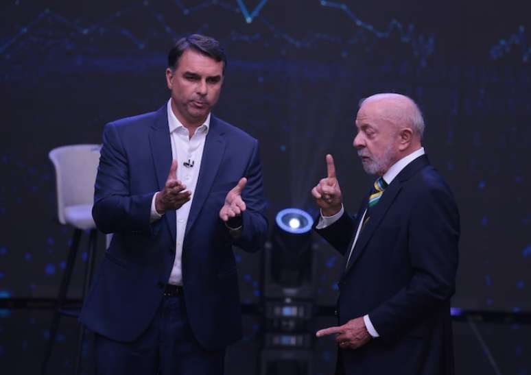 Lula e Flávio Bolsonaro chegam a acordo para abertura simultânea de sigilos