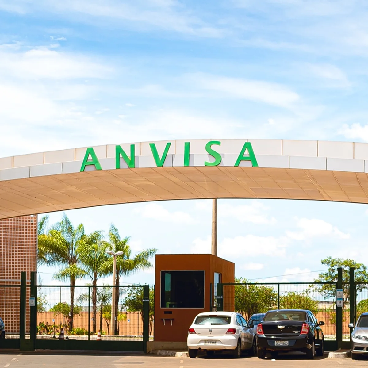 Anvisa proíbe produto para unhas que promete eliminar fungos e bactérias
