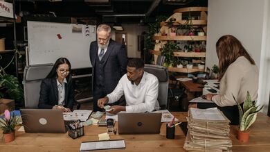 Pesquisa aponta habilidades tecnológicas e humanas como essenciais no futuro do trabalho