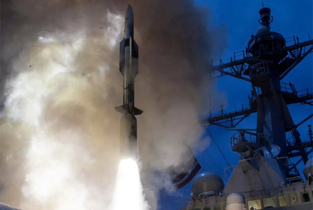 EUA assinam contrato de US$ 24,4 bilhões para aumentar a produção de mísseis enquanto o conflito com o Irã esgota estoques