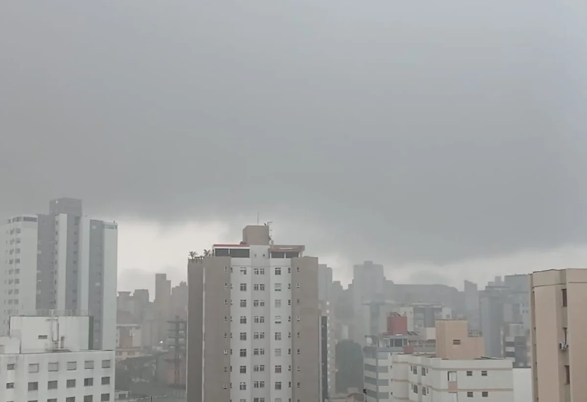 Imagem da matéria: MG: 114 cidades estão sob alerta de chuva intensa, granizo e ventos fortes
