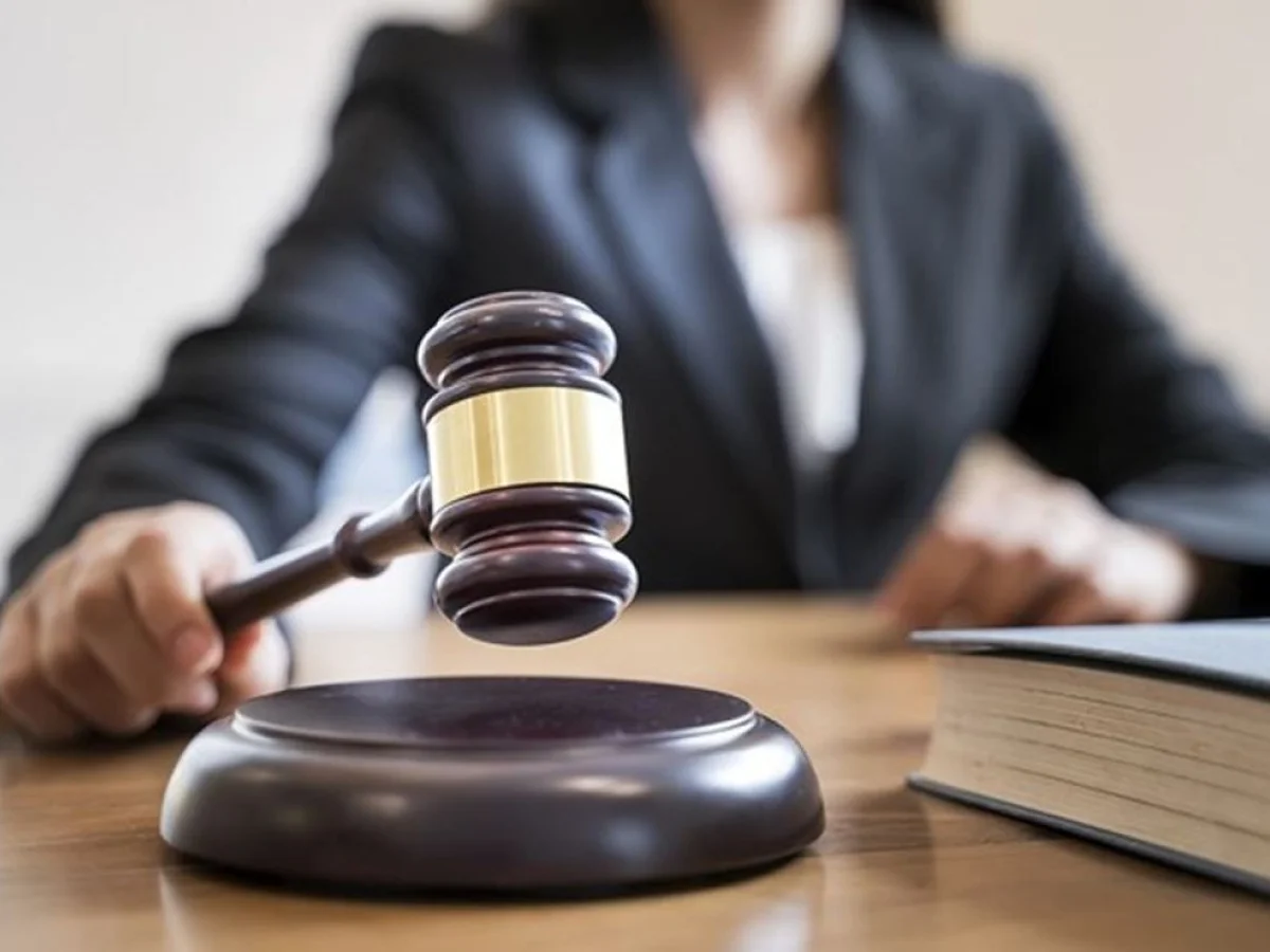 Mulher ganha indenização após cobrar salário atrasado e ser ameaçada em MG