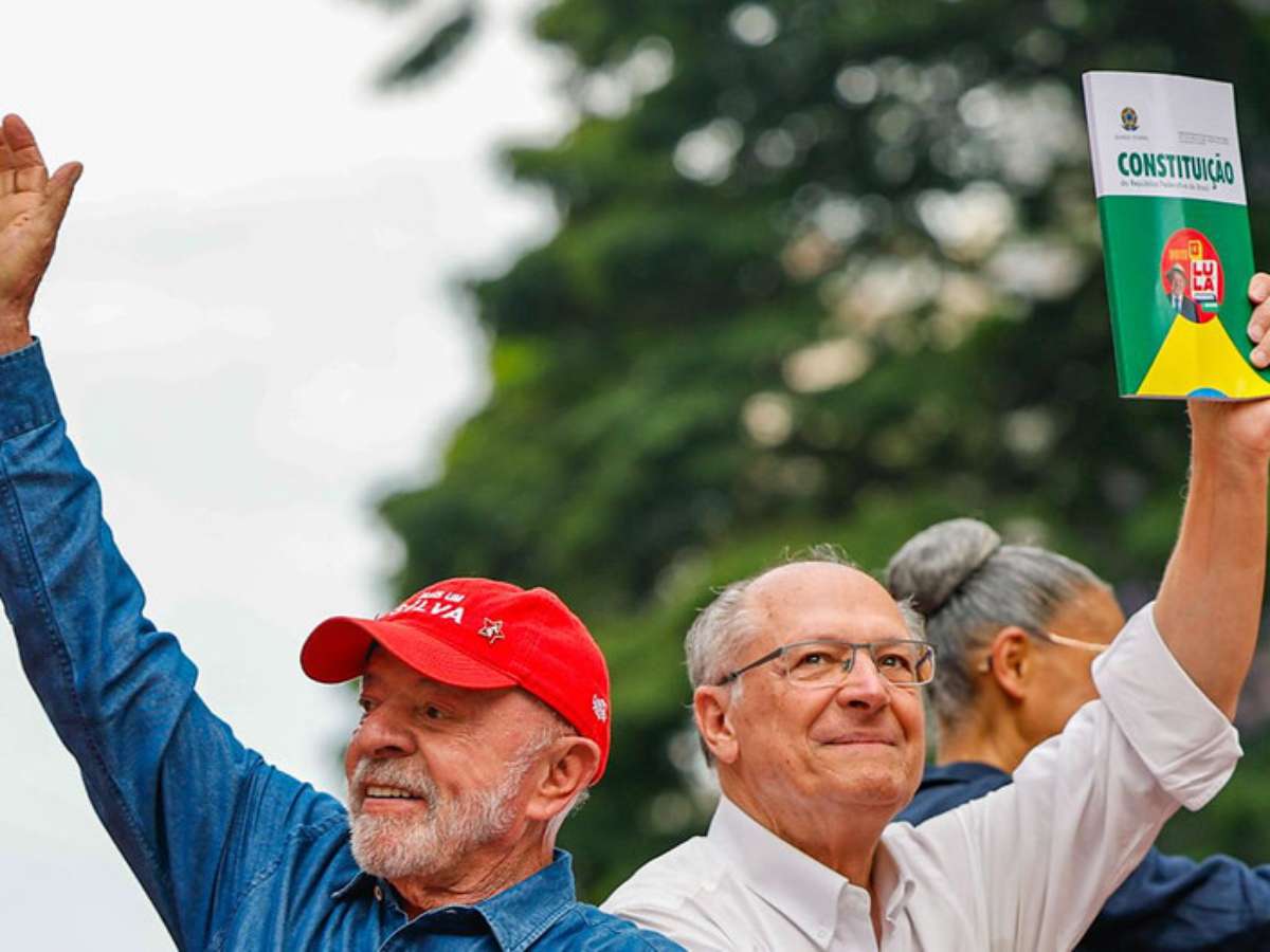 Lula consegue virada inédita, derrota Flávio Bolsonaro e está eleito presidente do Brasil pela 4ª vez