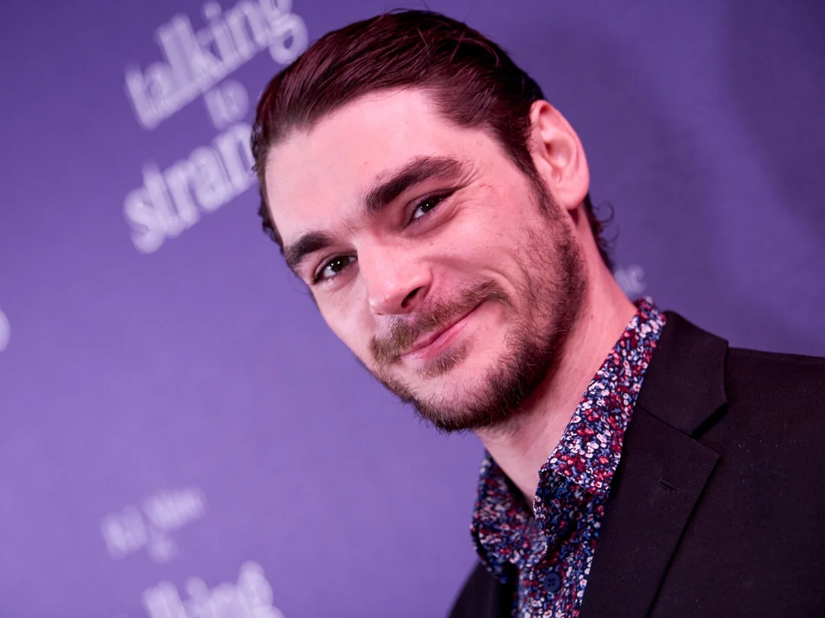 Ator de Breaking Bad, RJ Mitte foi encontrado morto pela mãe
