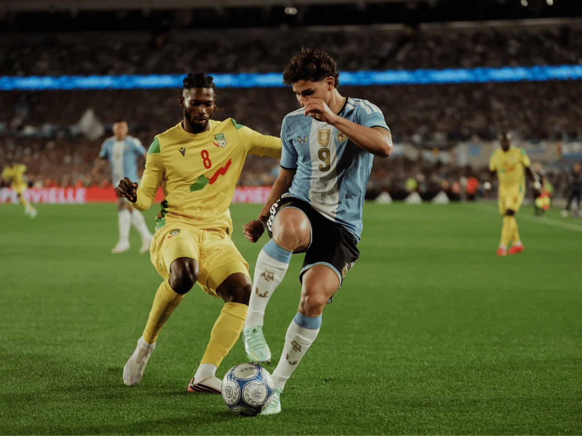 Técnico do Benin critica postura da Argentina após despedida de Messi