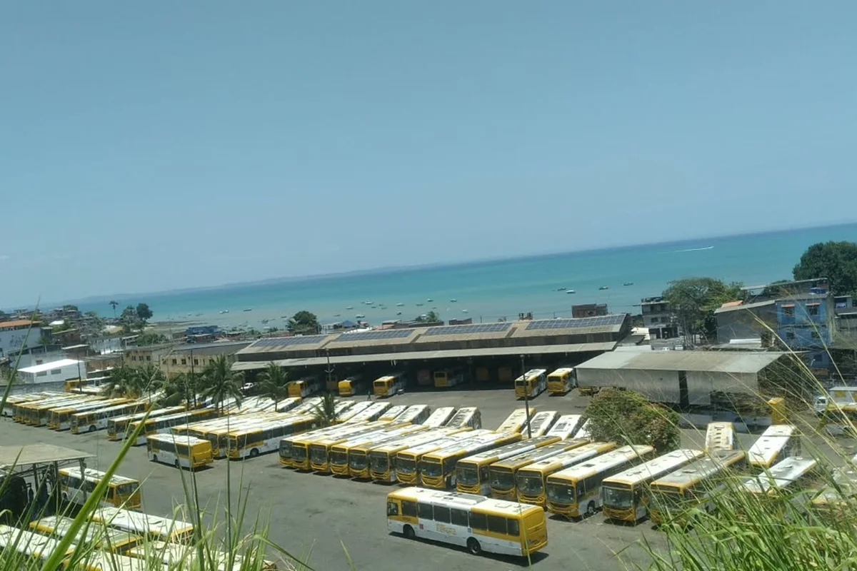 PT aciona Justiça Eleitoral após ônibus ficarem nas garagens em Salvador . Veja vídeo