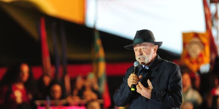 Justiça proíbe coordenador da Secom de Lula de fazer posts sobre eleições nas redes sociais