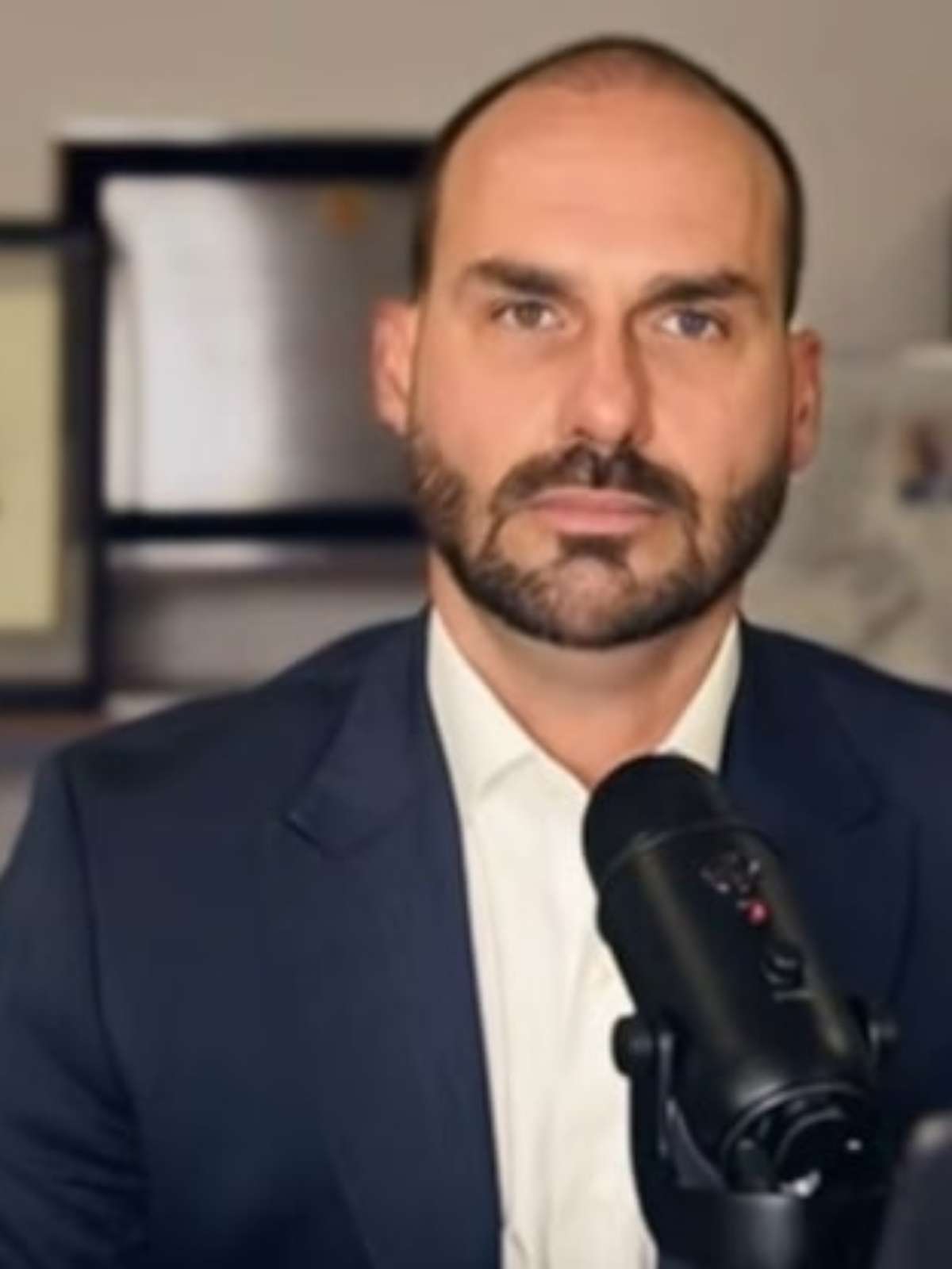 Eduardo Bolsonaro critica Moraes após ordem de prisão: 'EUA não cumprirão tais delírios'