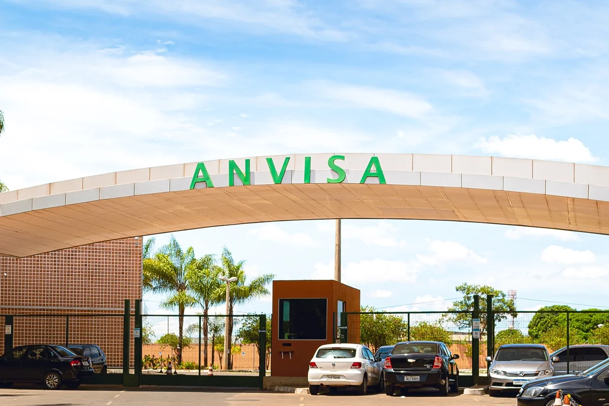 Anvisa proíbe produto para unhas que promete eliminar fungos e bactérias