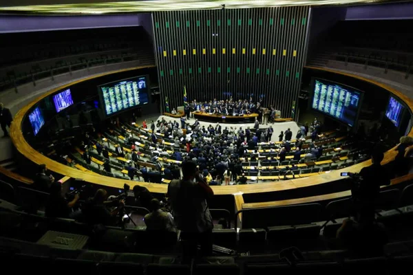 Após estreia da federação, desempenho eleitoral de União e PP cai quase 30%