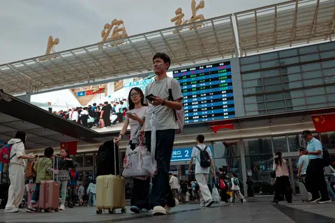 A China se prepara para uma demanda recorde de viagens durante as férias da Semana Nacional, que duram uma semana.