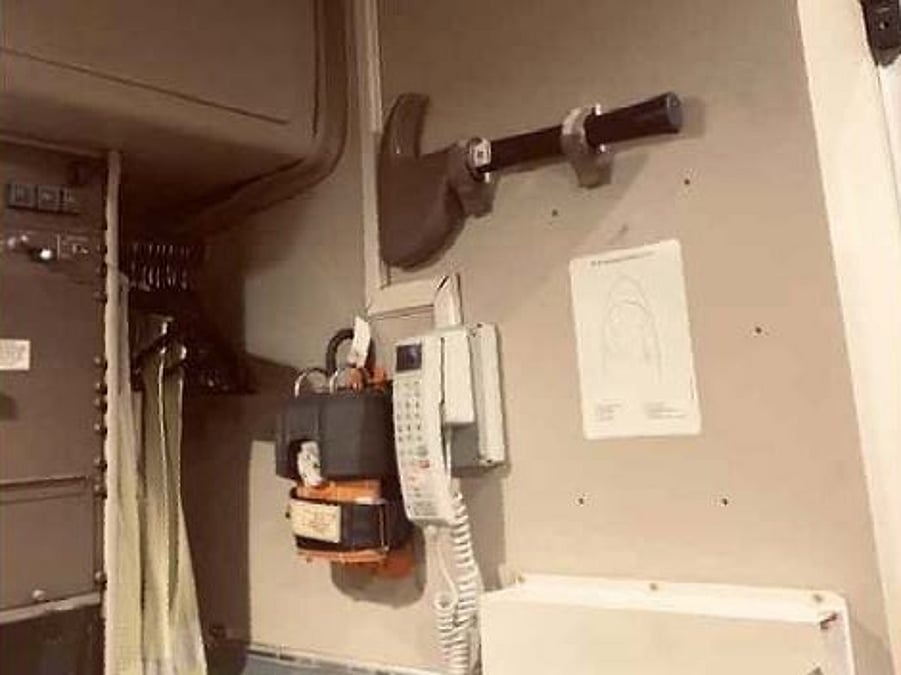 Por que aeronaves carregam machados de emergência: Equipamentos da cabine explicados após o incidente do voo FZ1073 da flydubai
