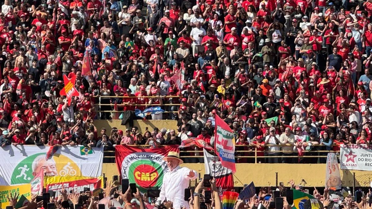 Lula repete feito contra Jair e ganha de Flávio na cidade de São Paulo