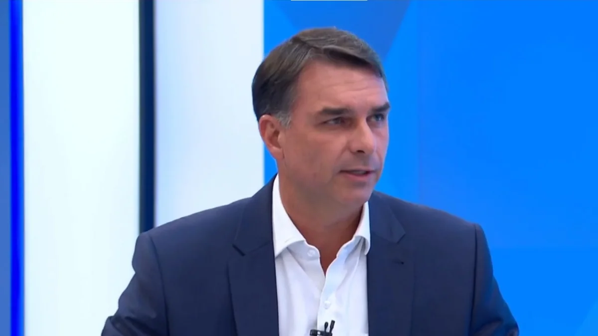 Flávio promete que não vai reverter fim da escala 6x1 se for eleito