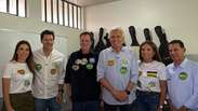 Caiado vota em Goi&aacute;s ao lado de Kassab e da esposa