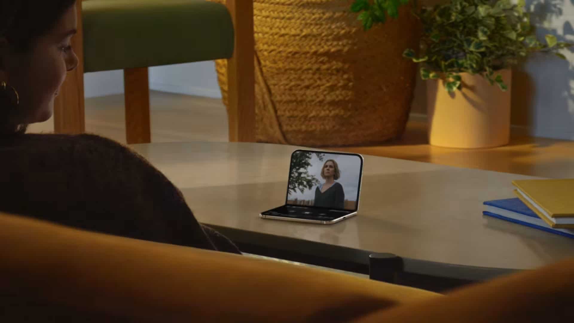 Imagem da matéria: iPhone dobrável da Apple tem alta procura e estoque limitado