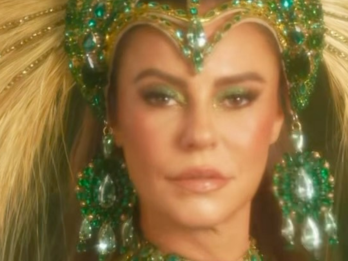 Paolla Oliveira mostra look para coroação na Imperatriz Leopoldinense