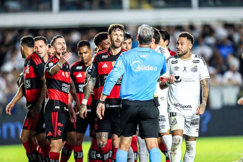 Dublador reproduz discussões entre Neymar e Daronco; veja o que eles falaram