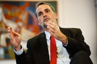 Orçamento: Defesa e Educação são mais afetadas por contenção e R$ 3,3 bi em emendas ficam congeladas