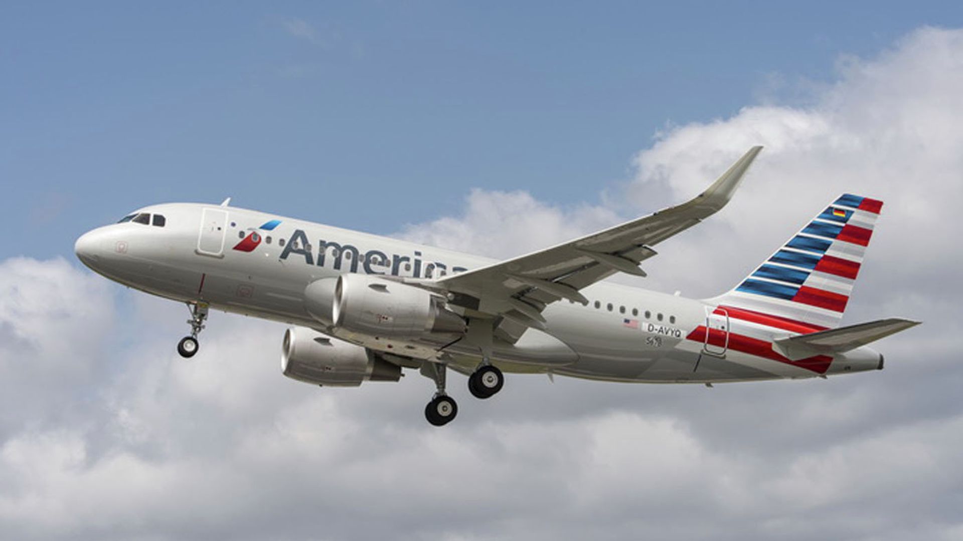 CNN: Banheiros quebrados forçam avião da American Airlines a pousar de emergência