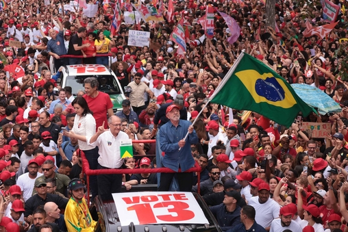 Lula consegue virada inédita, derrota Flávio Bolsonaro e está eleito presidente do Brasil pela 4ª vez