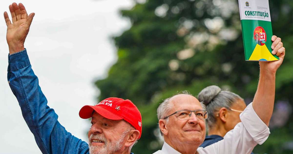 Lula consegue virada inédita, derrota Flávio Bolsonaro e está eleito presidente do Brasil pela 4ª vez